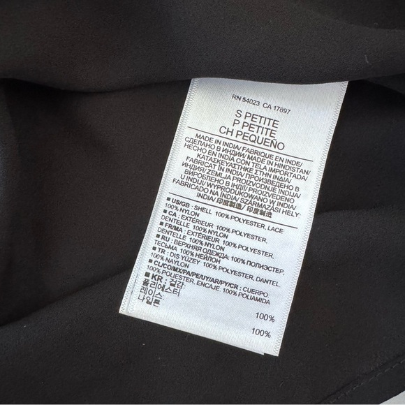 NWT Banana Republic Black Lace Cap Sleeve Blouse Petite - Picture 5 of 5